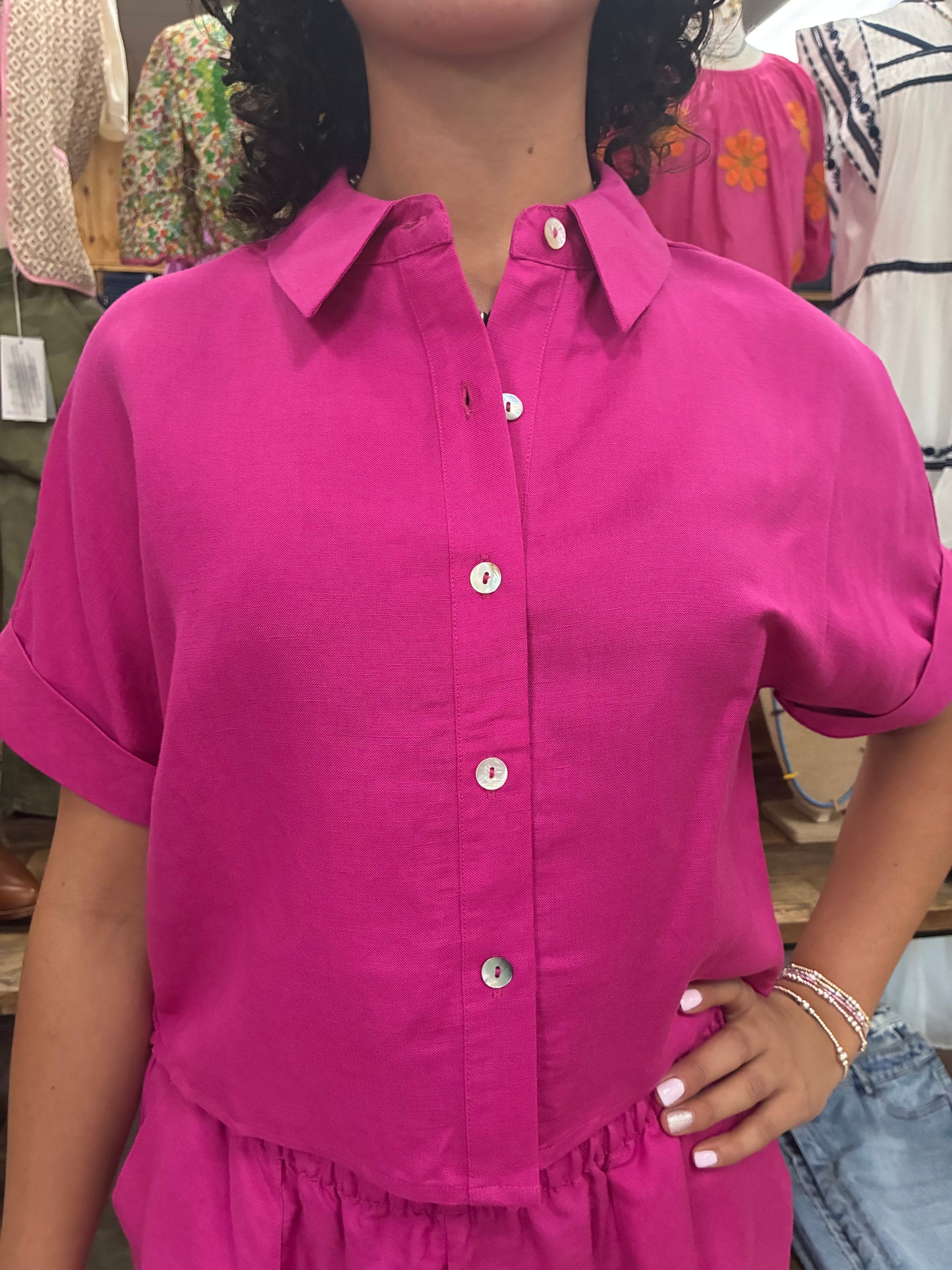 ELAN-FUCHSIA SS BUTTON DOWN
