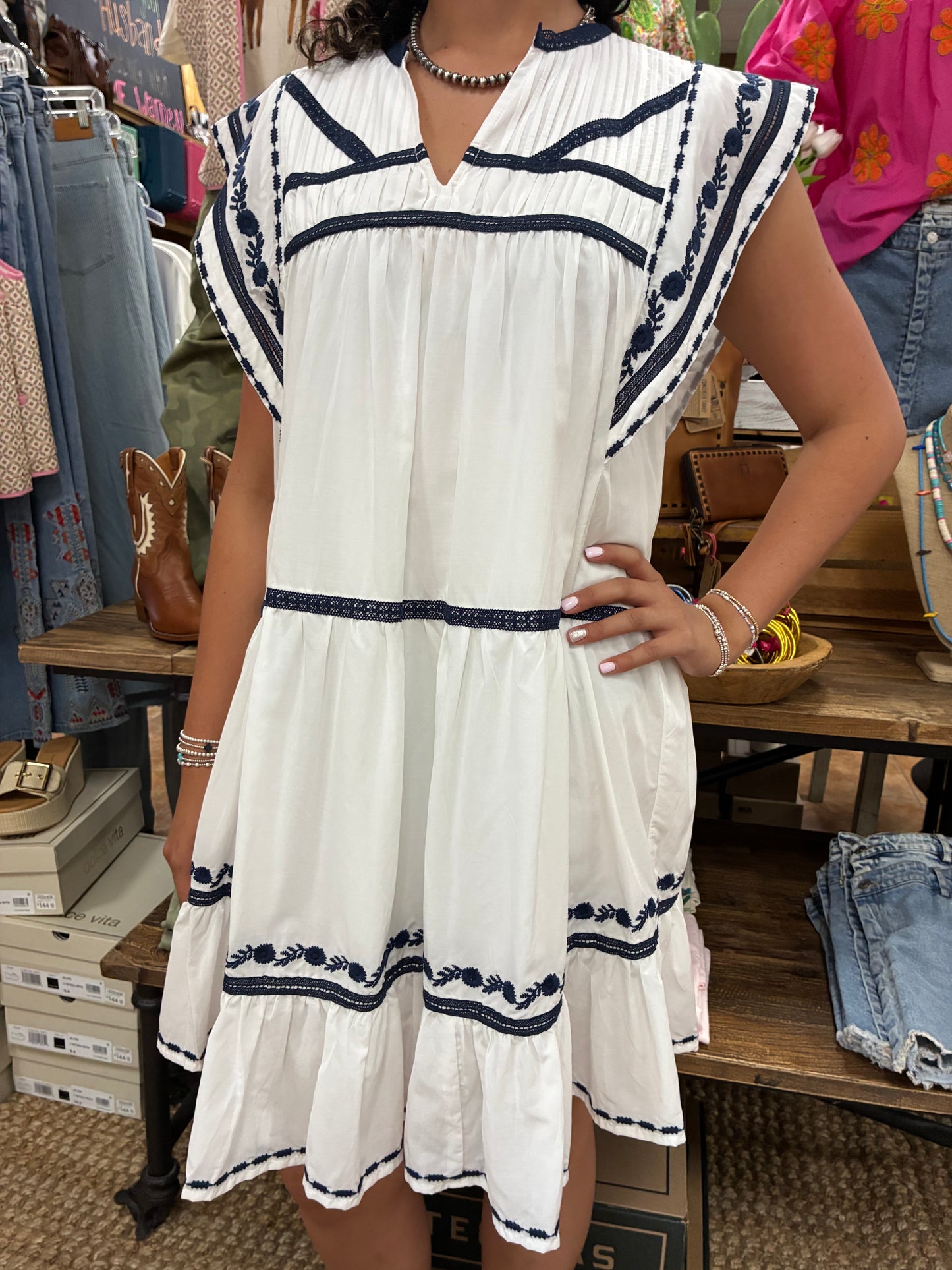DJ-JANESSA DRESS WHITE
