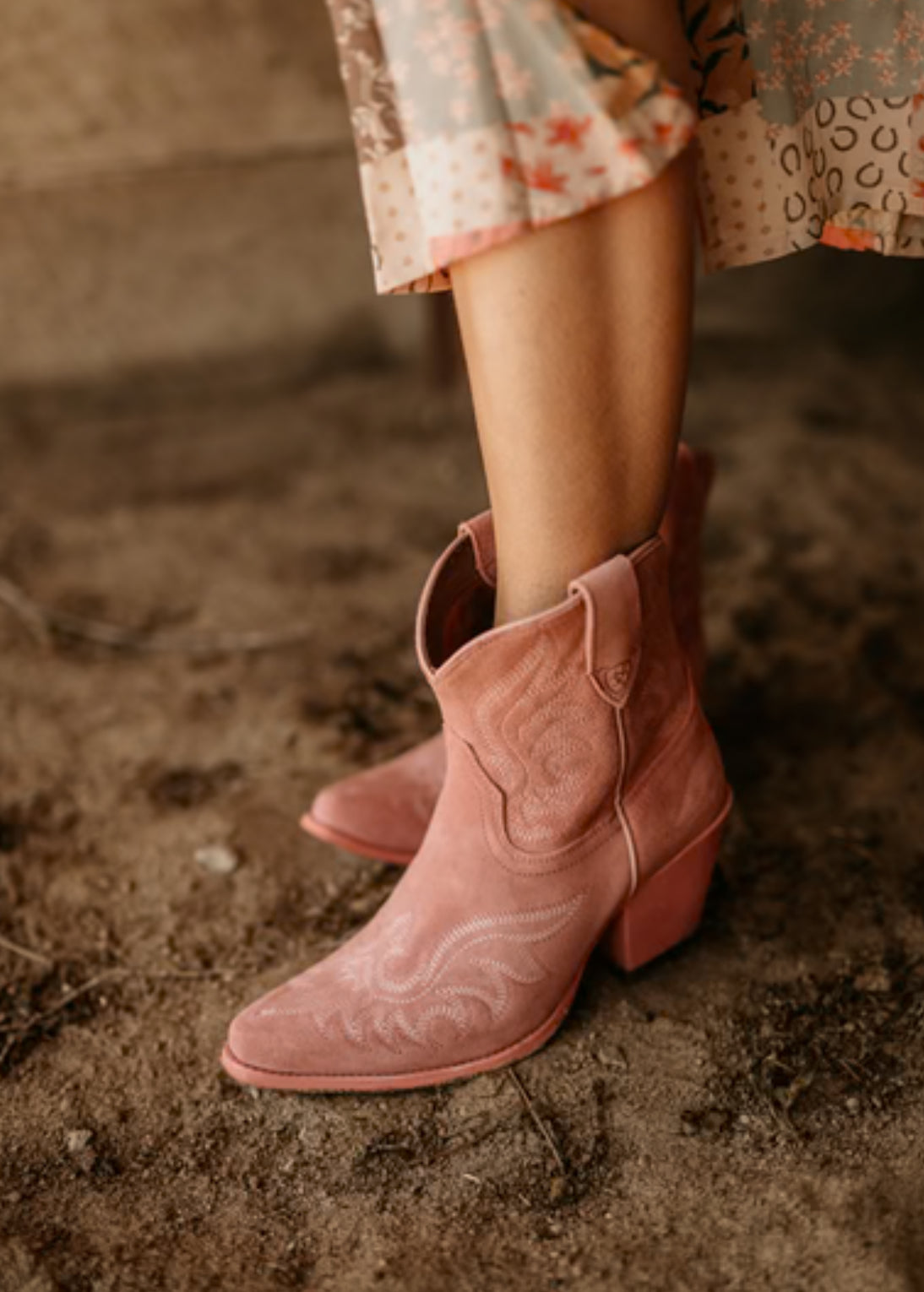 Women's Ariat Chandler Suede Western Boot