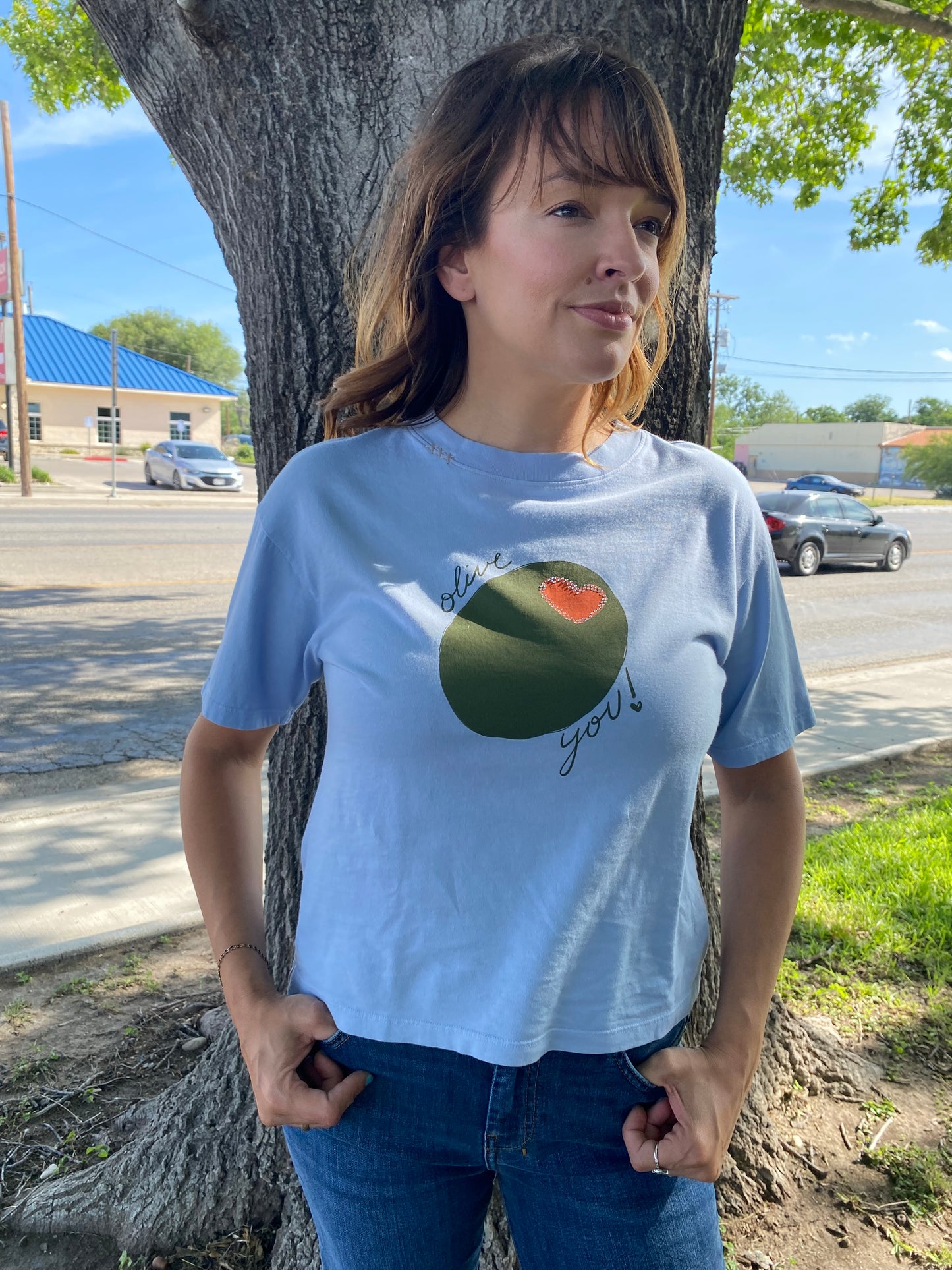 AU- OLIVE YOU CROPPED TEE