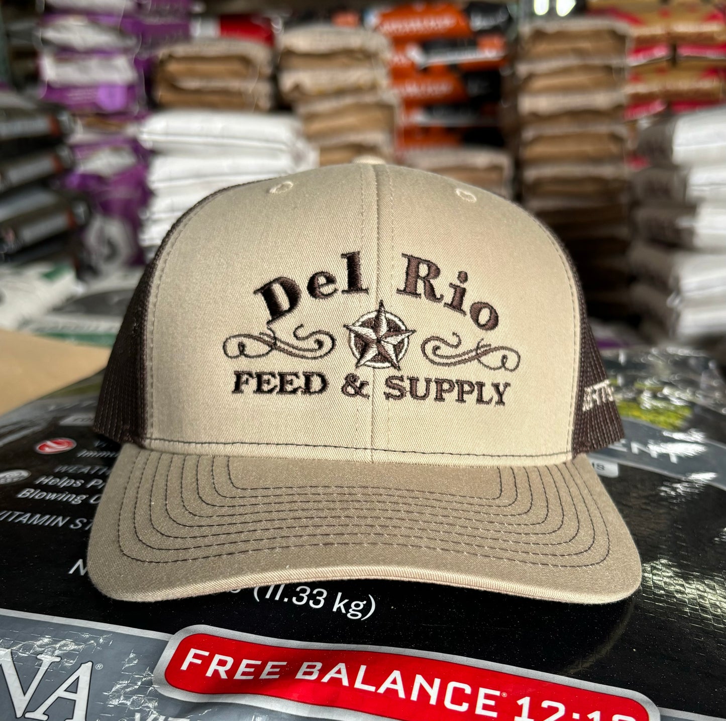 Del Rio Feed Cap