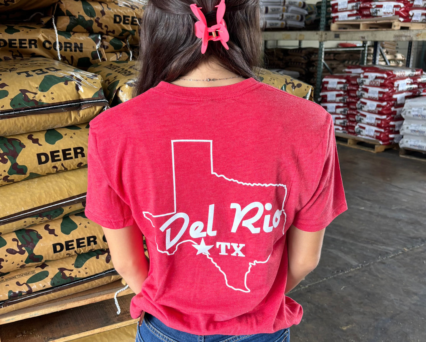 Del Rio Feed & Supply Adult Unisex Short Sleeve T-Shirt