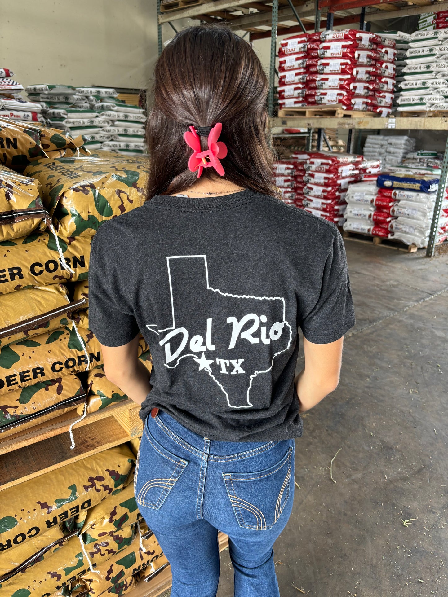 Del Rio Feed & Supply Adult Unisex Short Sleeve T-Shirt