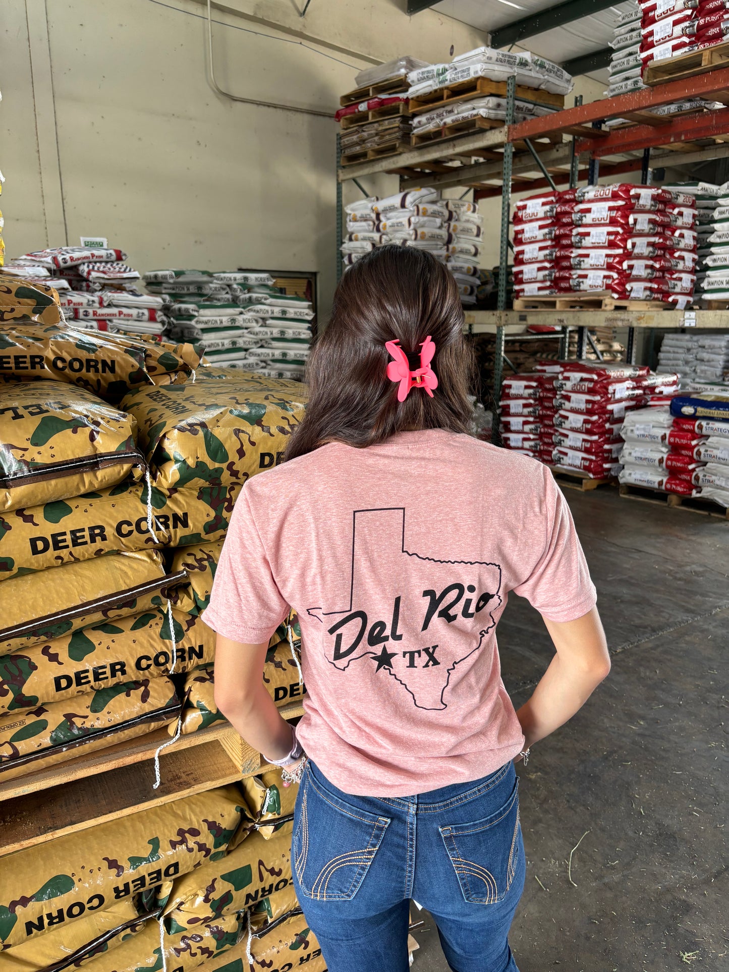 Del Rio Feed & Supply Adult Unisex Short Sleeve T-Shirt