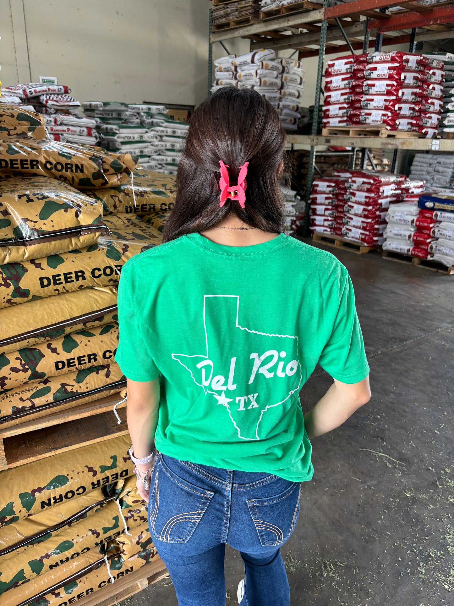 Del Rio Feed & Supply Adult Unisex Short Sleeve T-Shirt