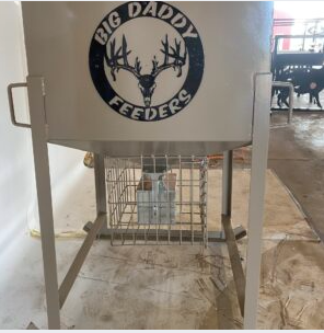 Big Daddy Ultra Low Profile Big Game Feeder – Del Rio Feed & Supply