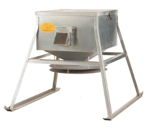 LAMCO 600-lb Low & Throw Corn Feeder